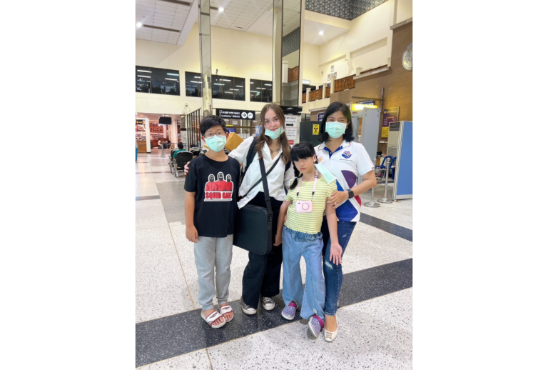 A l'aéroport avant le départ