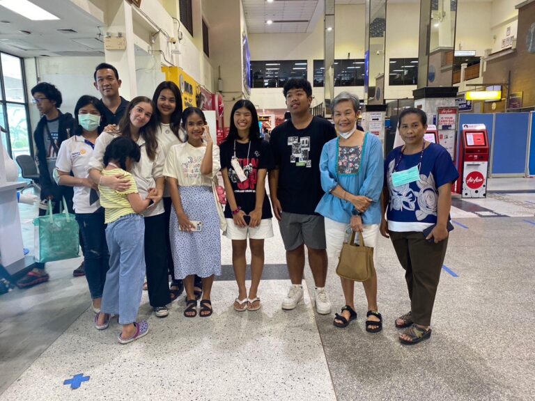 A l'aéroport avec mes proches