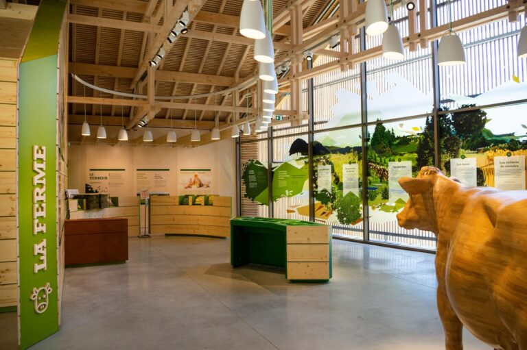 exposition, espace ferme